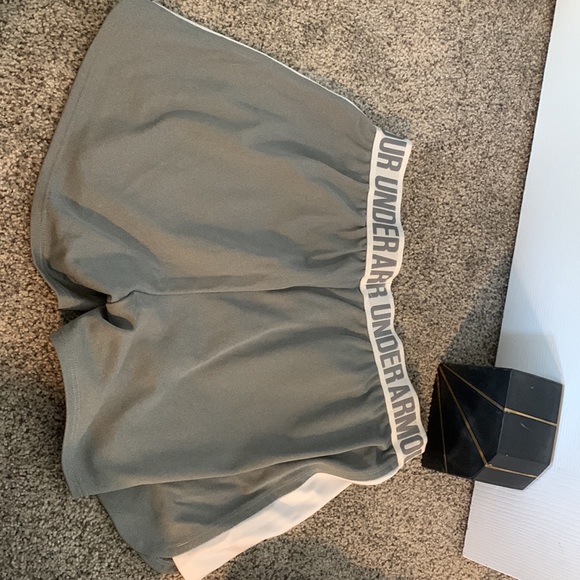 Under armour shorts 10/10 - Picture 3 of 3